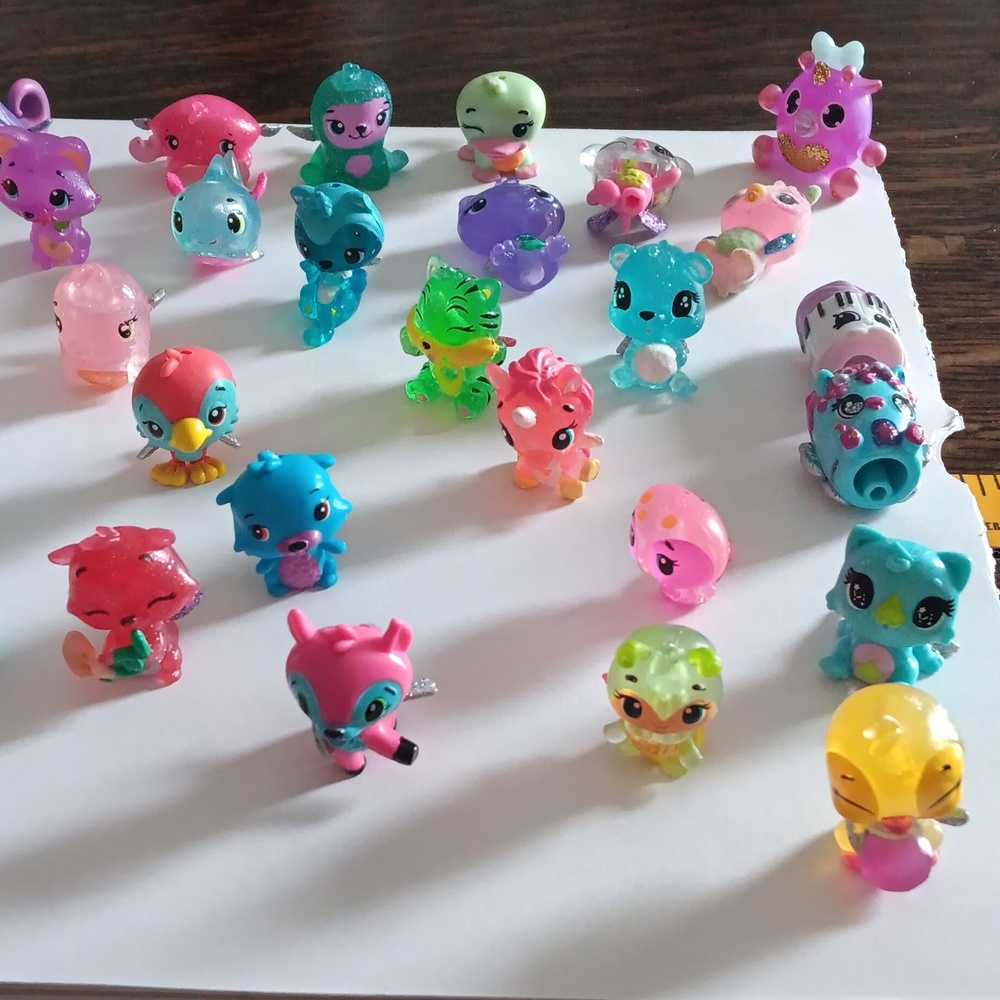 Hatchimals 40+ Random Lot. - Picture 4 of 9